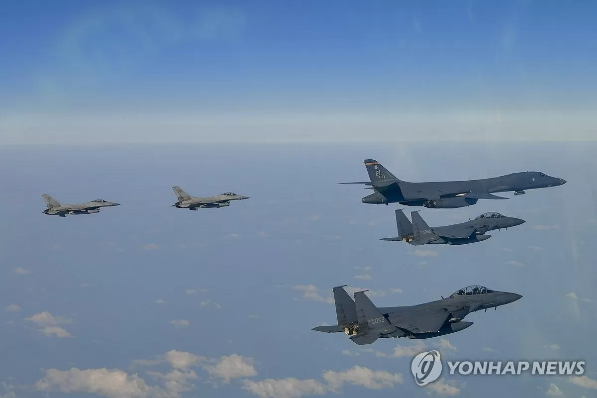 Tin thế giới ngày 15/4: Trung Quốc ngừng tiếp nhận Boeing, Ukraine muốn gia hạn thiết quân luật, Israel đẩy mạnh giao tranh tại Gaza