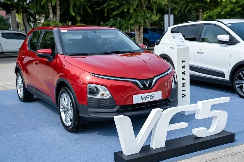 Top 10 xe ô tô bán chạy nhất tháng 3/2025: VinFast VF 5 vươn lên dẫn đầu