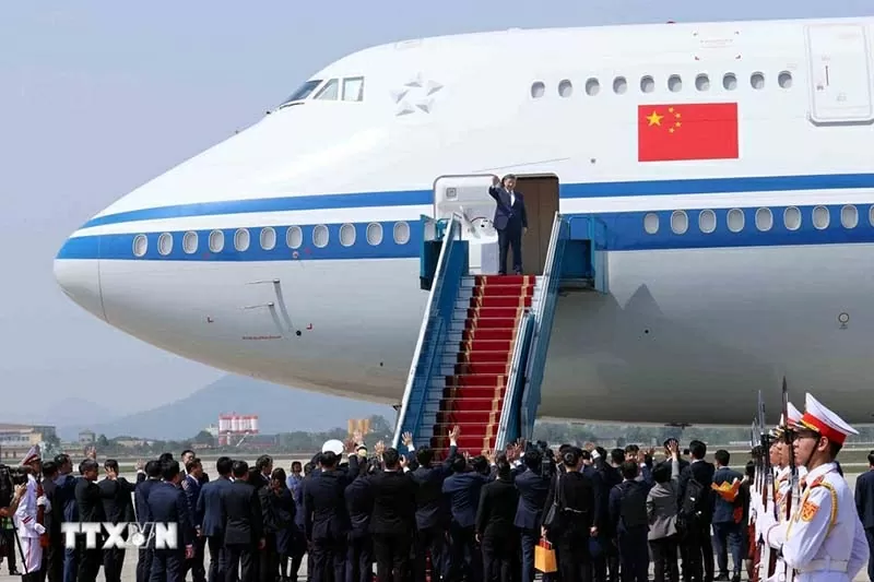 Prime Minister Pham Minh Chinh sees off General Secretary, President of China Xi Jinping at Noi Bai International Airport