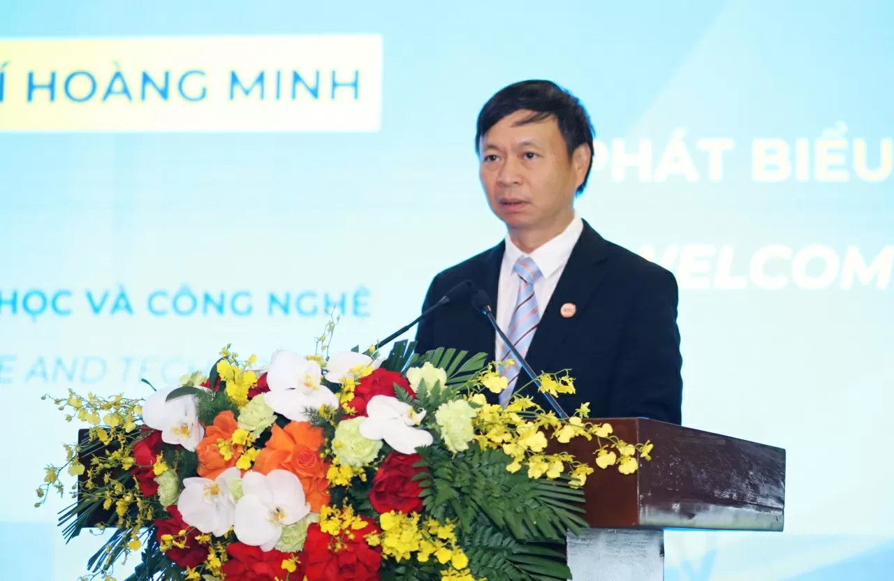 Ông Hoàng Minh, Thứ trưởng Bộ Khoa học và Công nghệ phát biểu khai mạc. (Ảnh: Thành Long)