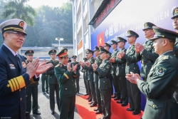 Đại tướng Phan Văn Giang và Thượng tướng Đổng Quân gặp nhau tại biên giới