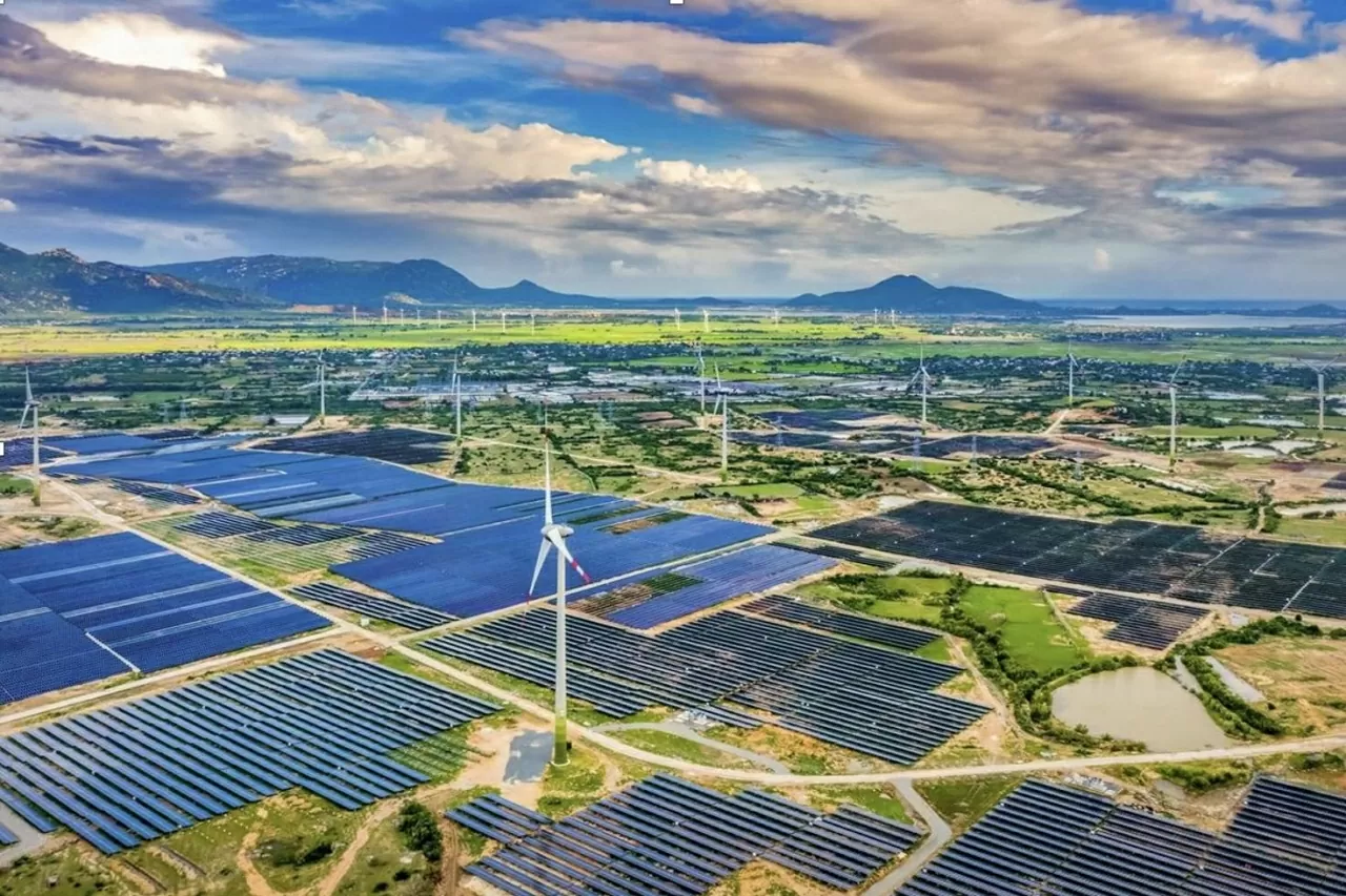 Wind and solar power farms in Viet Nam (Source: VUSTA)