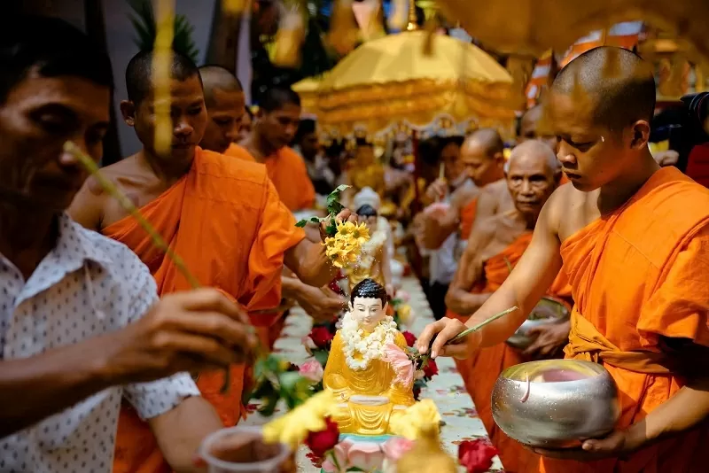 Đồng bào Khmer tại TP. Hồ Chí Minh đón Tết Chol Chnam Thmay ở chùa Candaransi