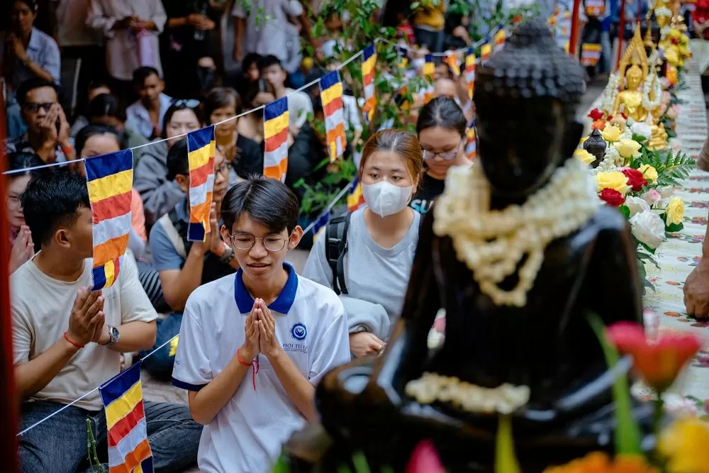Đồng bào Khmer tại TP. Hồ Chí Minh đón Tết Chol Chnam Thmay ở chùa Candaransi