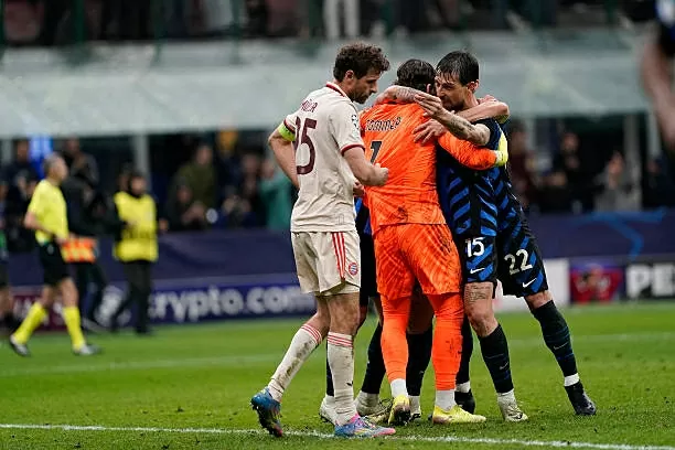 Muller cân bằng thành tích của Messi ở trận UEFA Champions League cuối cùng