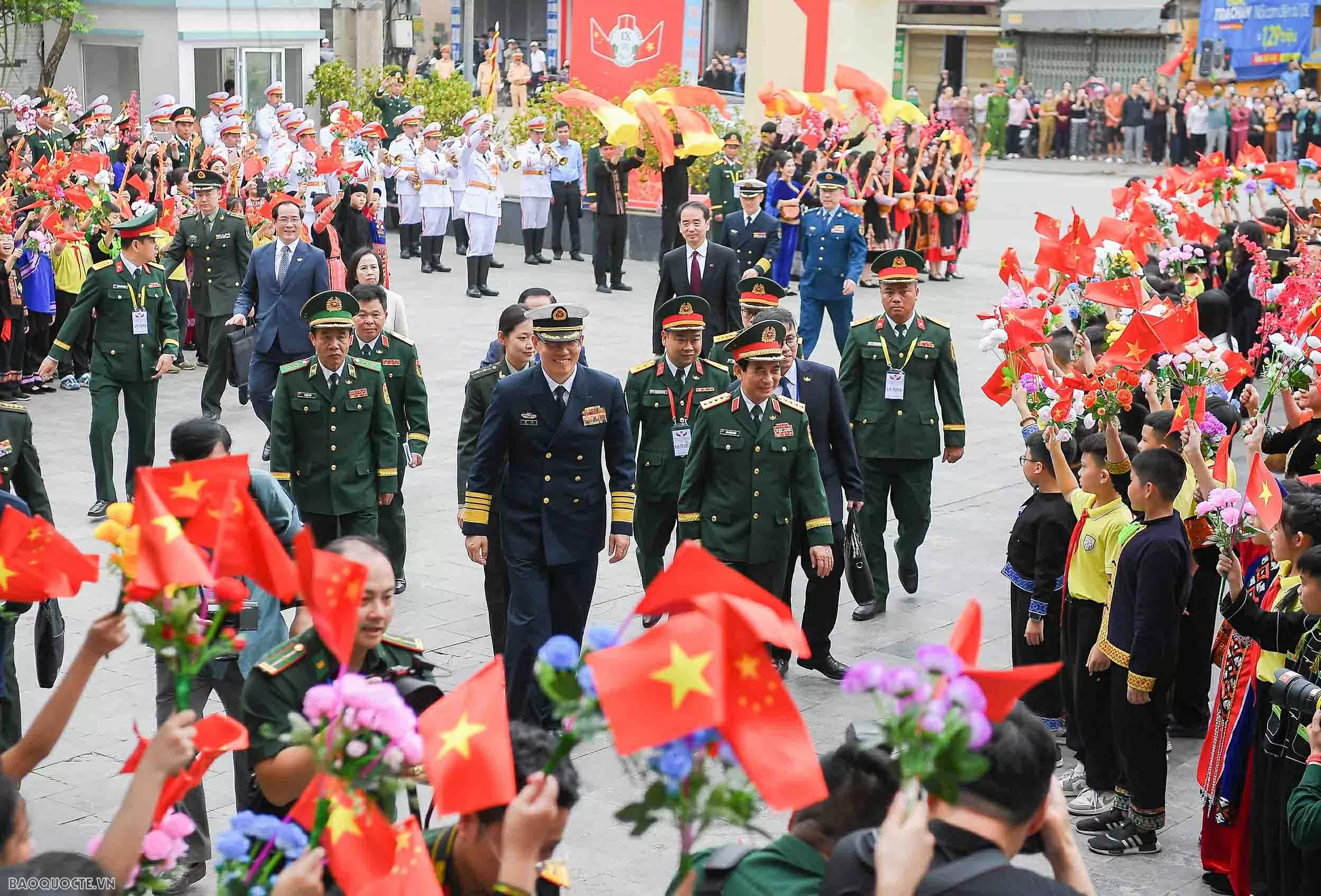 Bộ trưởng Quốc phòng Việt Nam mời Bộ trưởng Quốc phòng Trung Quốc dự 50 năm ngày Việt Nam giải phóng đất nước