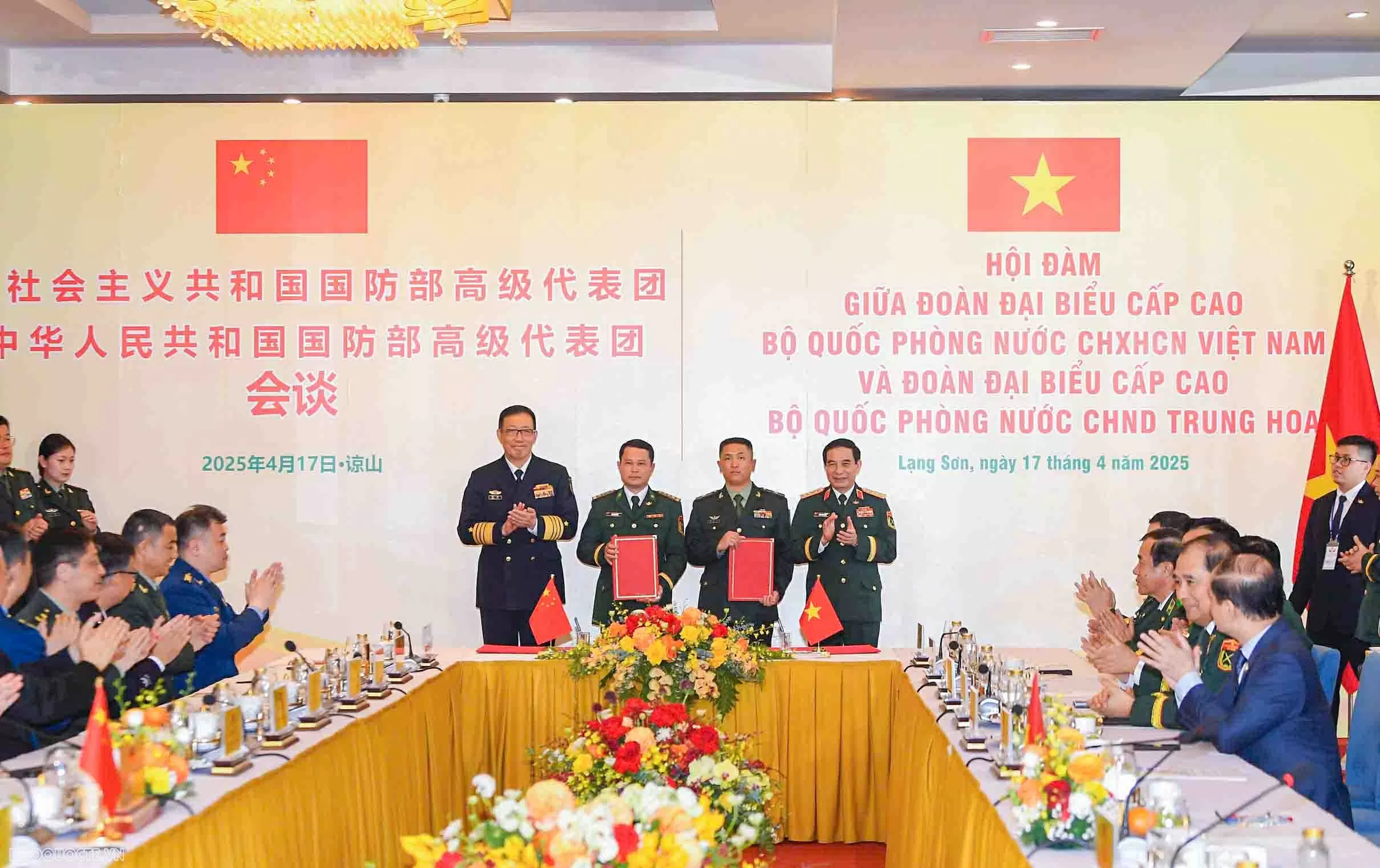 Vietnam, China Defence Ministers hold talks in Lang Son