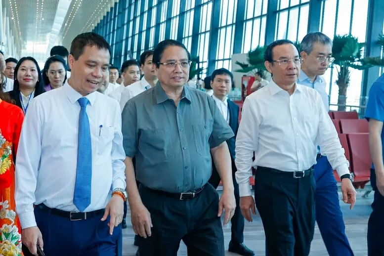 Thủ tướng Chính phủ Phạm Minh Chính, Bí thư Thành ủy TPHCM Nguyễn Văn Nên tới dự lễ Khánh thành Nhà ga T3 Cảng hàng không quốc tế Tân Sơn Nhất tại điểm cầu TPHCM - Ảnh: VGP/Nhật Bắc Thủ tướng Chính phủ Phạm Minh Chính, Bí thư Thành ủy TPHCM Nguyễn Văn Nên tới dự lễ Khánh thành Nhà ga T3 Cảng hàng không quốc tế Tân Sơn Nhất tại điểm cầu TPHCM - Ảnh: VGP/Nhật Bắc