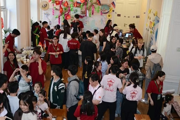 Hội sách Mầm 2025 thu hút đông đảo thanh niên, sinh viên tại Nga