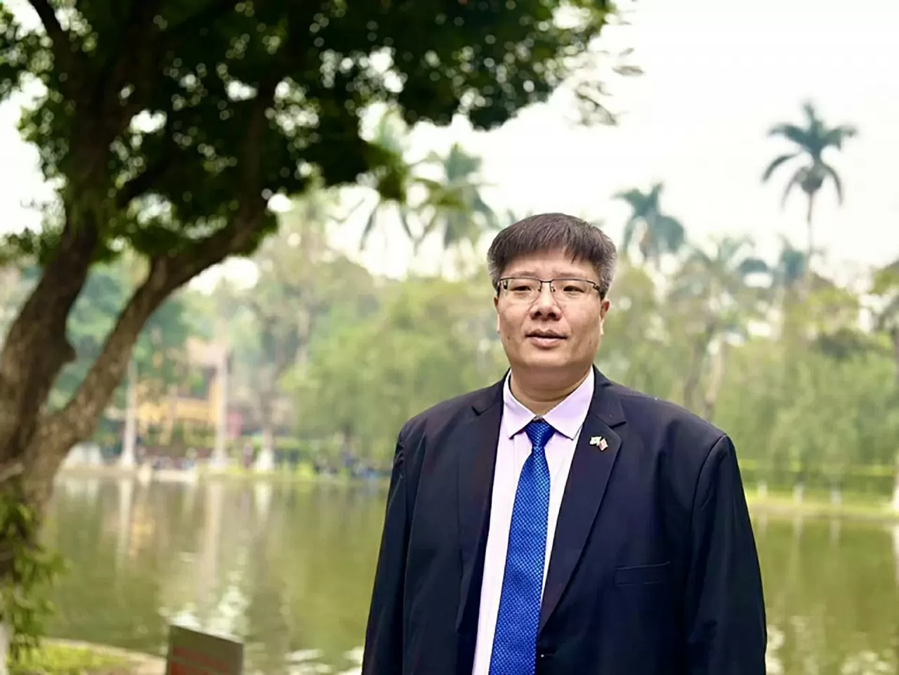 Dr. Tran Hai Linh currently serves as a Member of the Central Committee of the Vietnam Fatherland Front and Chairman of the Vietnam–Korea Business & Investment Association. (Source: VGP)