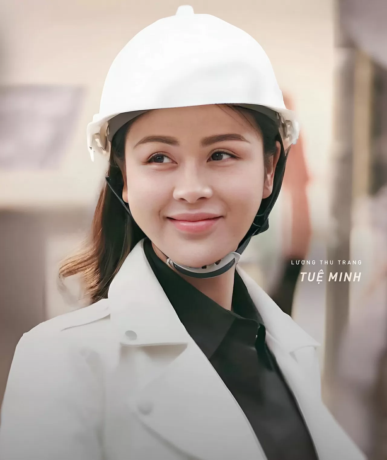 Ngắm vẻ gợi cảm của diễn viên Lương Thu Trang phim Cha tôi, người ở lại