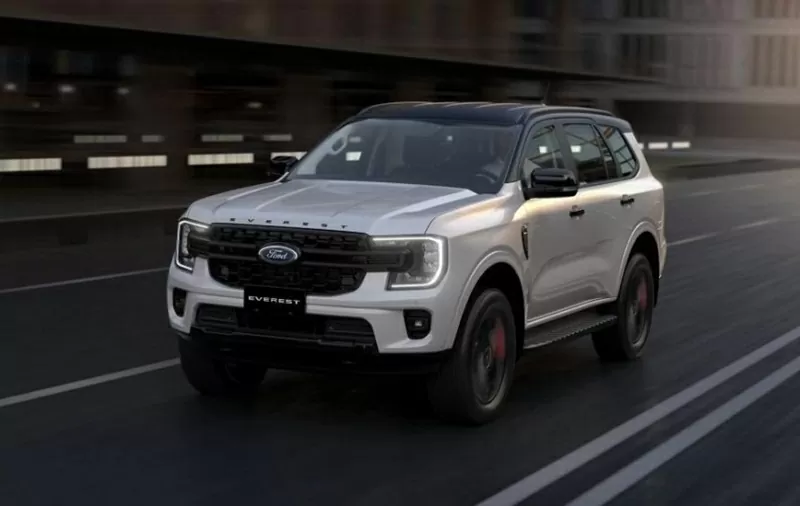 Ford Everest thêm bản Sport đặc biệt, giá 1,199 tỷ đồng
