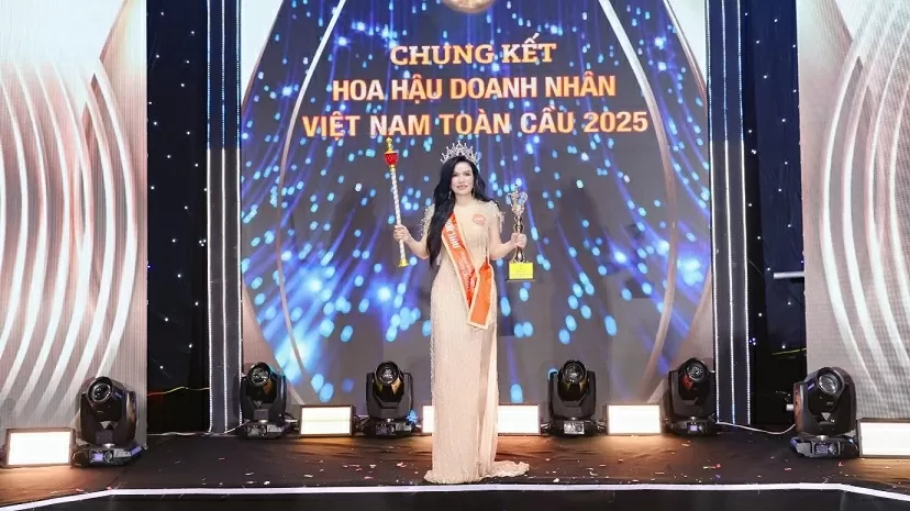 Hoa hậu Doanh nhân Việt Nam Toàn cầu 2025 gây ấn tượng với trang phục áo dài đậm văn hóa lịch sử