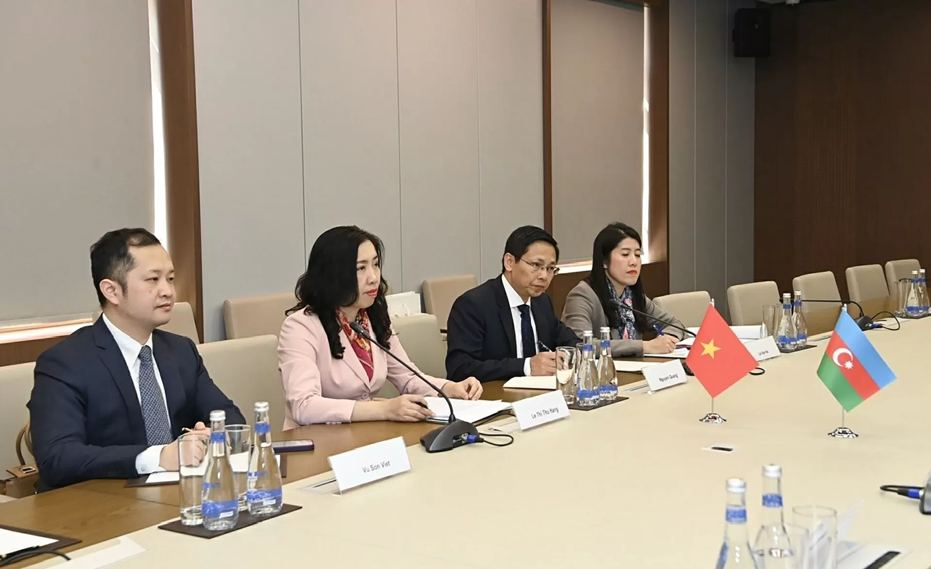 Thứ trưởng Ngoại giao Lê Thị Thu Hằng thăm Azerbaijan và đồng chủ trì Tham vấn chính trị Thứ trưởng Ngoại giao Lê Thị Thu Hằng thăm Azerbaijan và đồng chủ trì Tham vấn chính trị