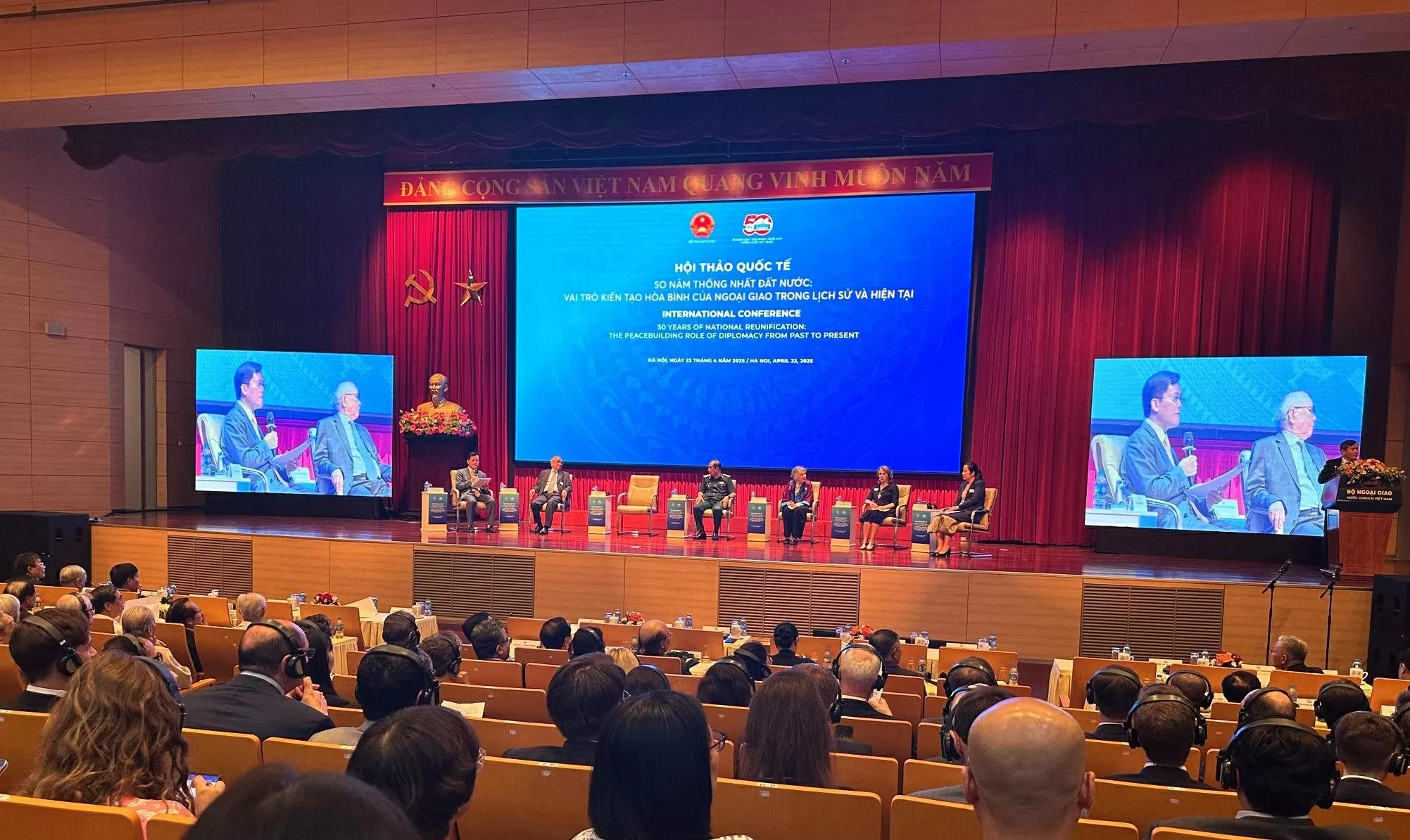 Ngoại giao và vai trò kiến tạo hòa bình trong lịch sử và hiện tại Ngoại giao và vai trò kiến tạo hòa bình trong lịch sử và hiện tại