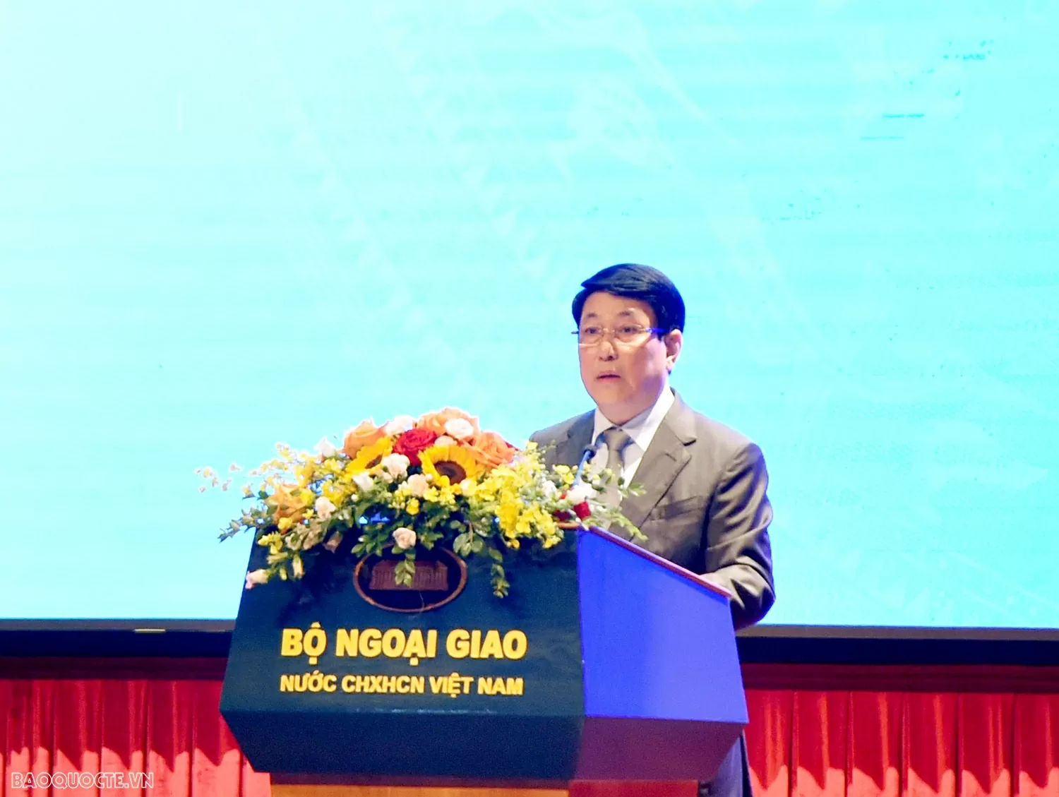 Ngoại giao và vai trò kiến tạo hòa bình trong lịch sử và hiện tại Ngoại giao và vai trò kiến tạo hòa bình trong lịch sử và hiện tại