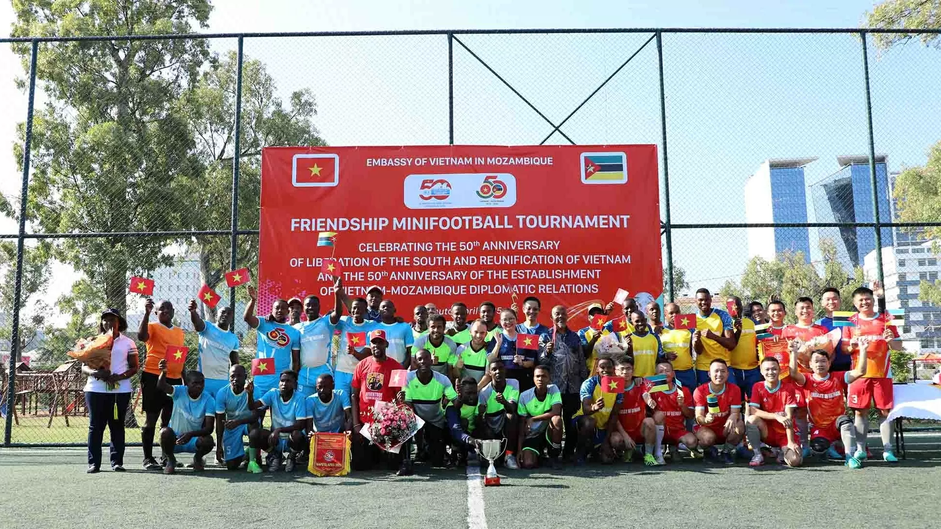 Đại sứ quán Việt Nam tại Mozambique tổ chức Giải bóng đá hữu nghị