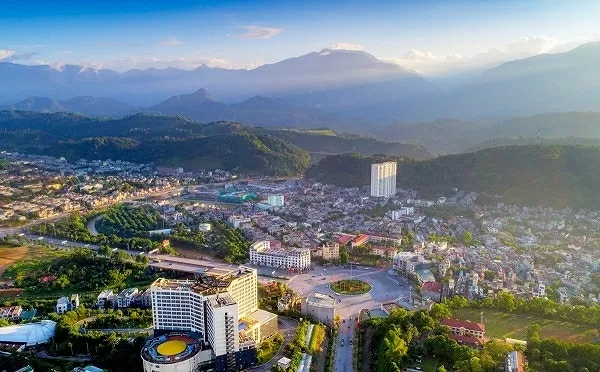 Lào Cai sở hữu những lợi thế riêng biệt, cùng nhiều tiềm năng, thế mạnh mang tính so sánh cao, thuận lợi cho phát triển kinh tế - xã hội. (Nguồn: VGP) Lào Cai sở hữu những lợi thế riêng biệt, cùng nhiều tiềm năng, thế mạnh mang tính so sánh cao, thuận lợi cho phát triển kinh tế - xã hội. (Nguồn: VGP)