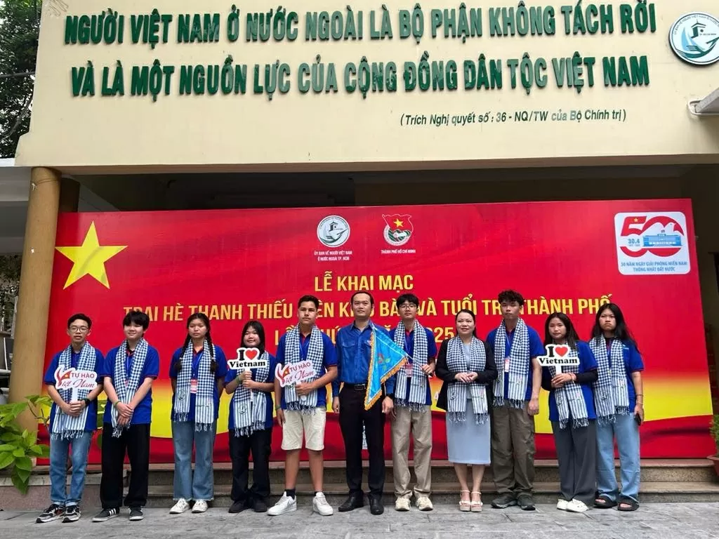 Kiều bào trẻ khám phá hành trình đất phương Nam