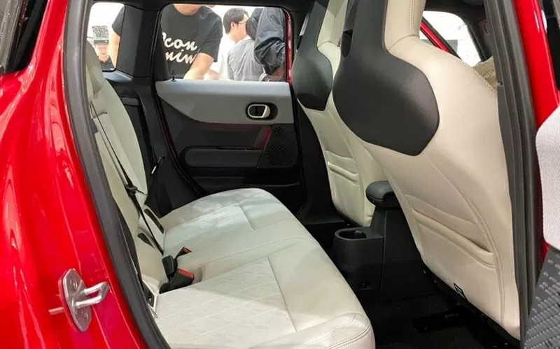 Giá xe MINI Cooper 2025 khởi điểm lần lượt ở mức 2,099 tỷ đồng