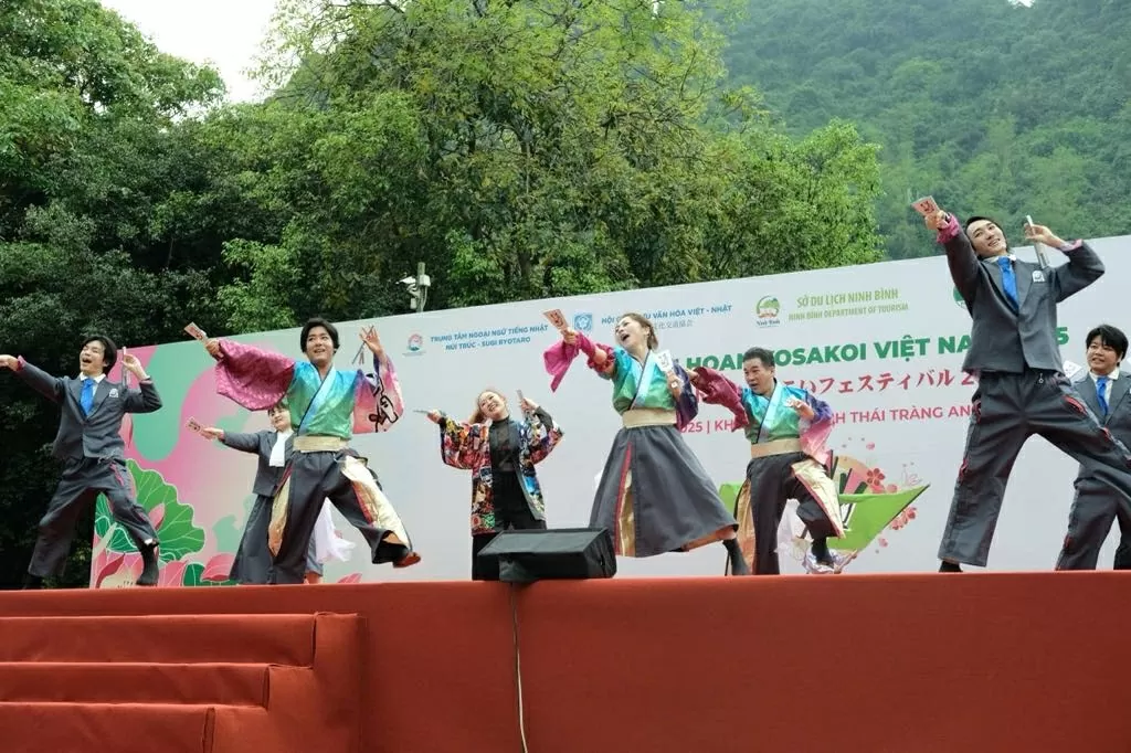 Lần đầu tiên Liên hoan Yosakoi được tổ chức ở Ninh Bình