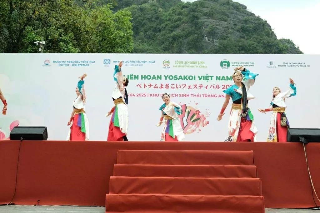 Lần đầu tiên Liên hoan Yosakoi được tổ chức ở Ninh Bình
