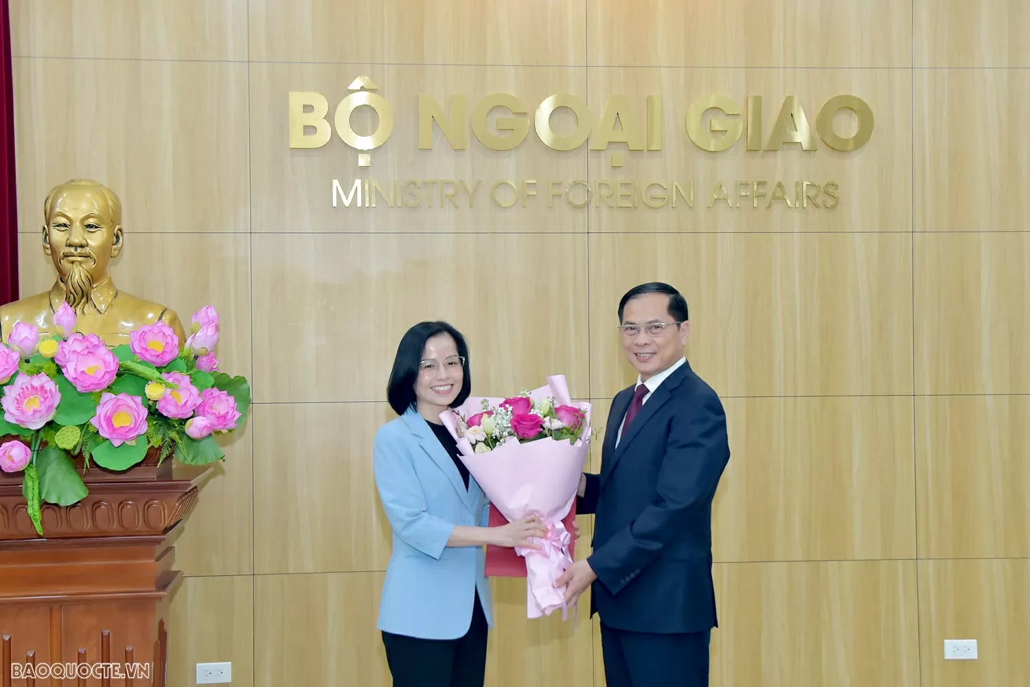 Bộ Ngoại giao tổ chức lễ công bố và trao quyết định điều động, bổ nhiệm cán bộ lãnh đạo quản lý