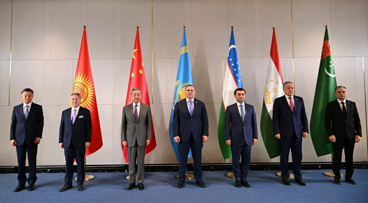 Các đại biểu tham dự Hội nghị Ngoại trưởng Trung Quốc-Trung Á tại Almaty, Kazakhstan ngày 26/4/2025. (Nguồn: Astana Times)