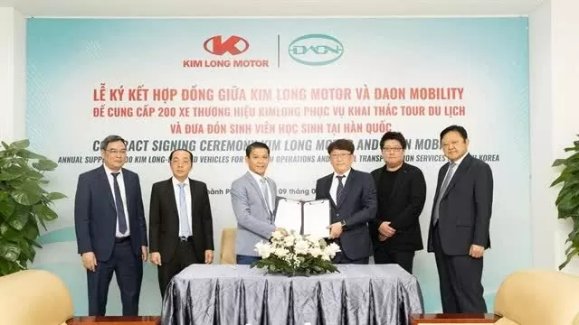 Carmaker to export 200 made-in-Vietnam buses to RoK