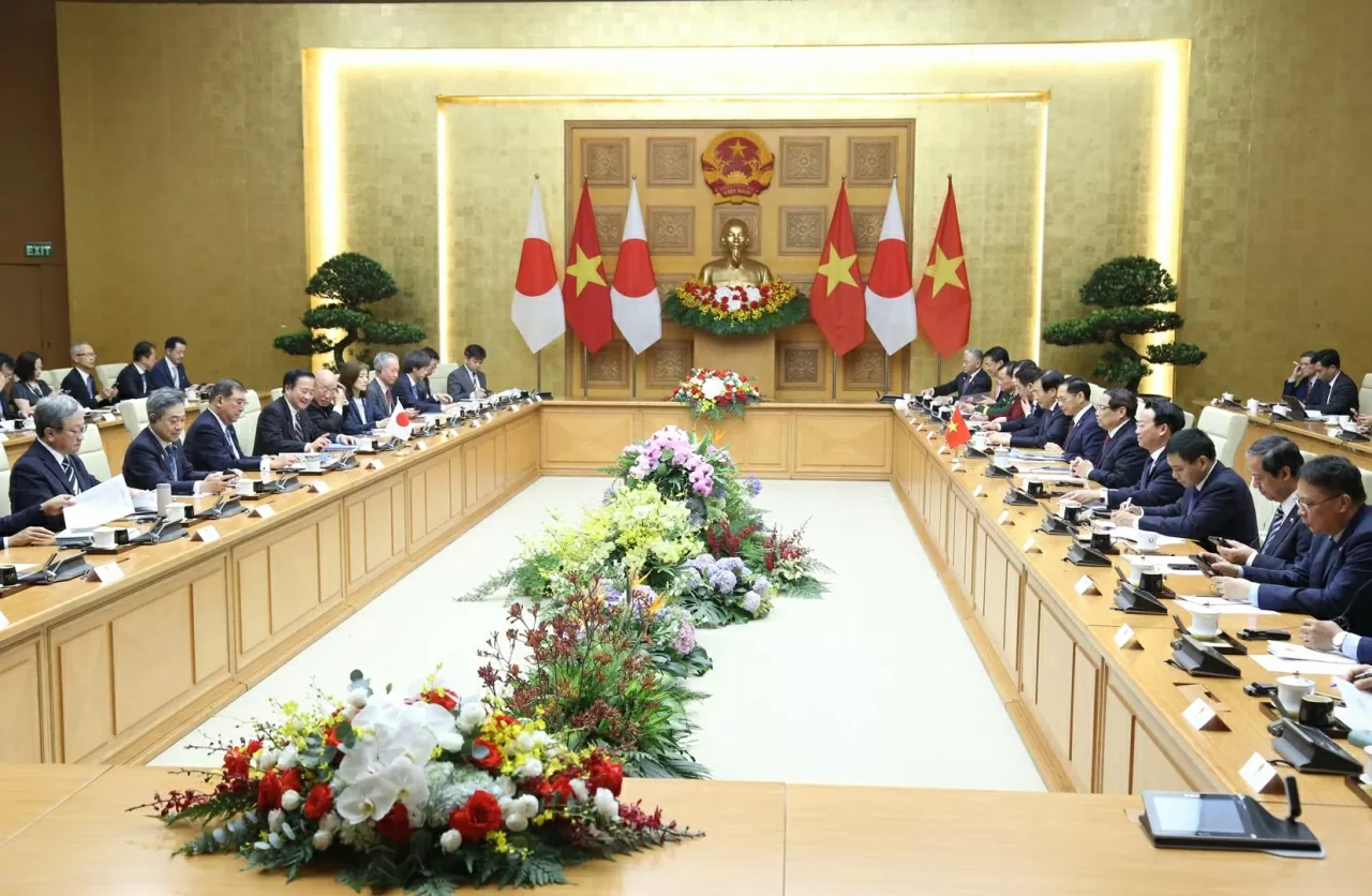 Prime Minister Pham Minh Chinh and Japanese Prime Minister Ishiba Shigeru hold talks in Hanoi