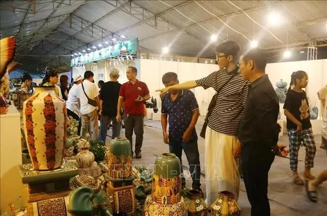 Dong Nai southern province opens ceramic festival