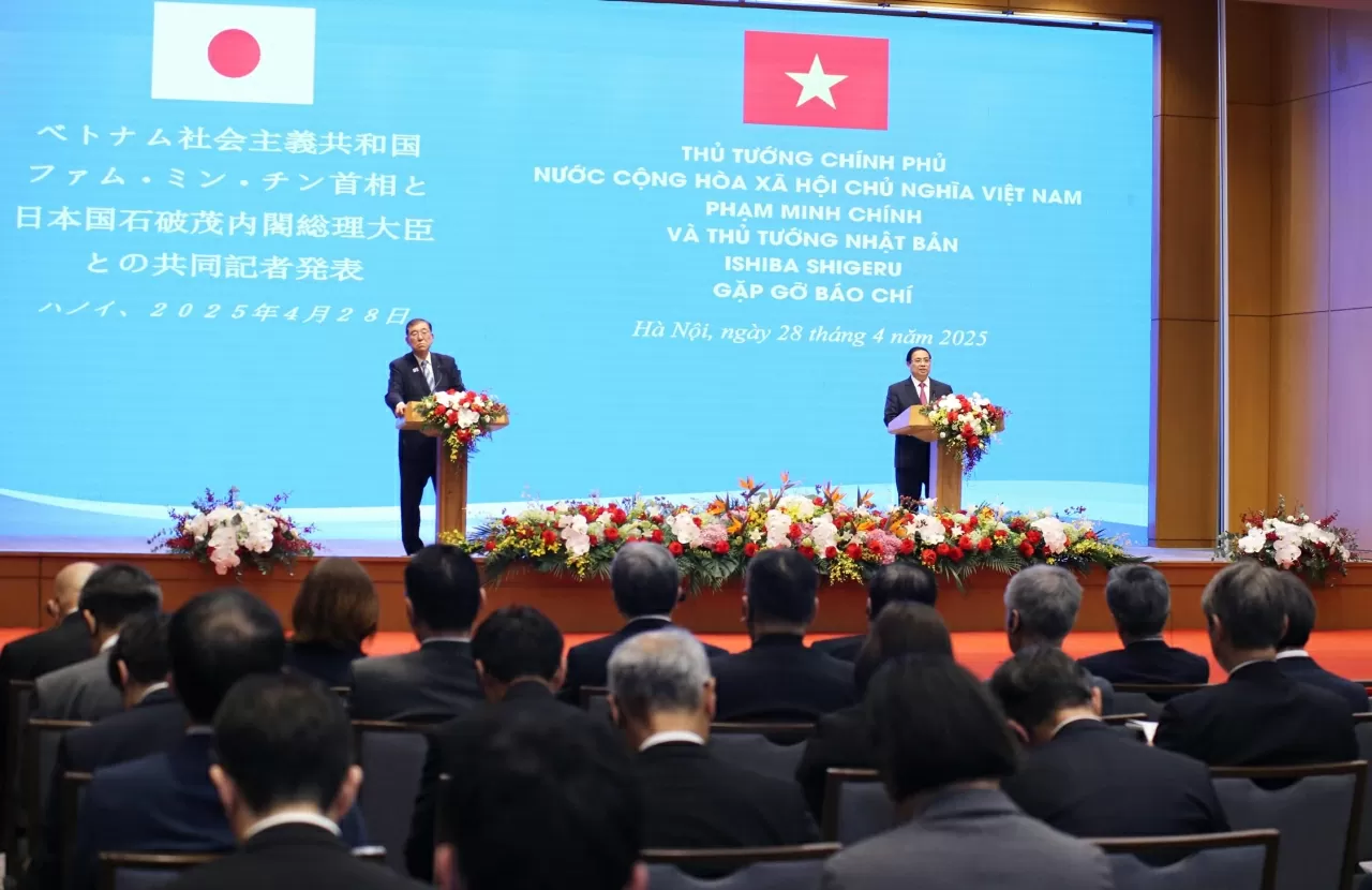 Toàn cảnh buổi gặp gỡ báo chí giữa Thủ tướng Chính phủ Phạm Minh Chính và Thủ tướng Nhật Bản Ishiba Shigeru. (Ảnh: Thành Long) Toàn cảnh buổi gặp gỡ báo chí giữa Thủ tướng Chính phủ Phạm Minh Chính và Thủ tướng Nhật Bản Ishiba Shigeru. (Ảnh: Thành Long)
