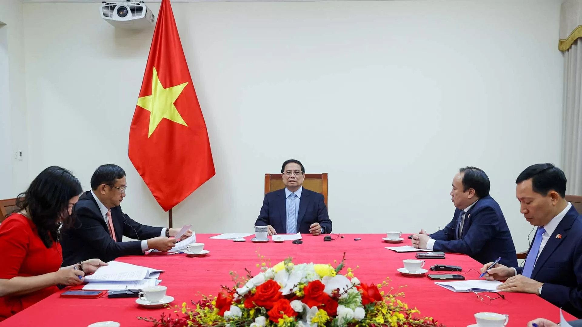 Vietnam, Malaysia Prime Ministers hold phone talks