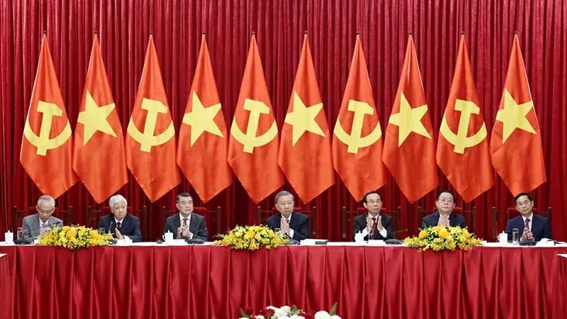 Tổng Bí thư tiếp Trưởng đoàn các chính đảng dự Lễ kỷ niệm 50 năm Ngày Giải phóng miền Nam, thống nhất đất nước