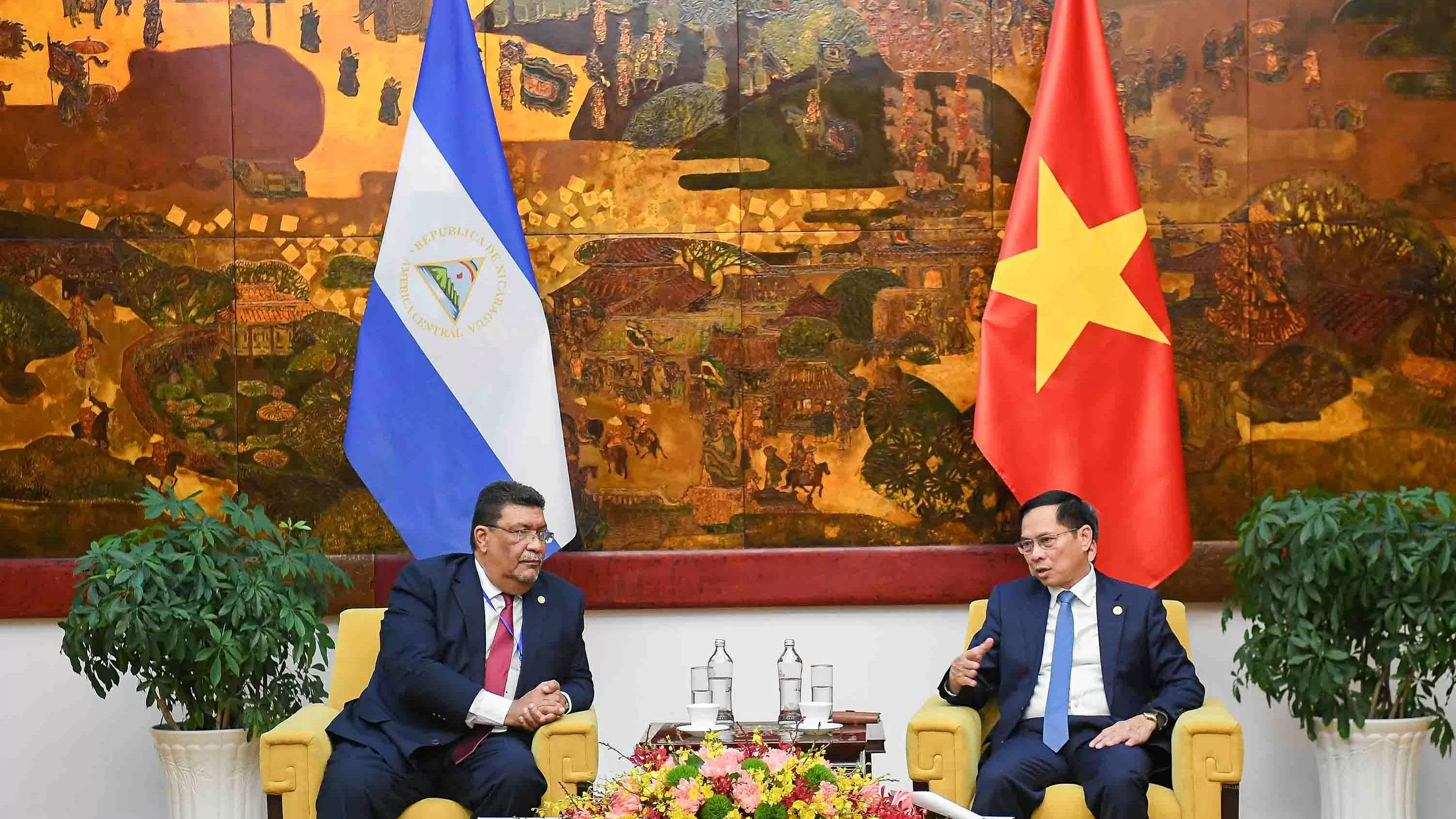 Deputy Prime Minister hosts Nicaraguan, Algerian guests