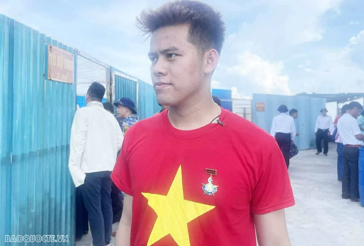Tình yêu đất nước, biển đảo của chàng ca sĩ Gen Z có ca khúc đạt hơn 1 tỷ view trên TikTok
