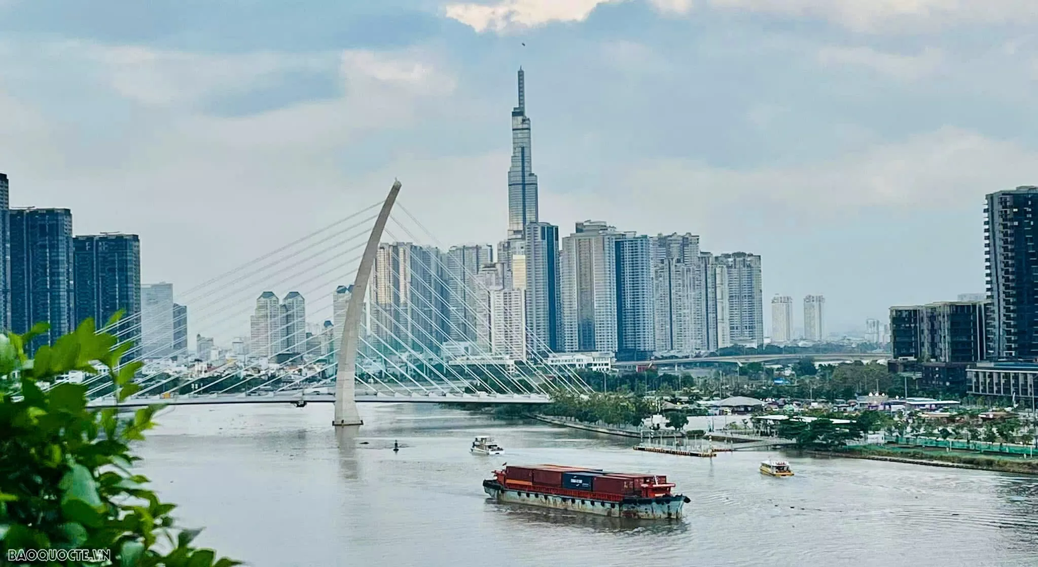 Giang sơn tinh gọn, Việt Nam cất cánh!