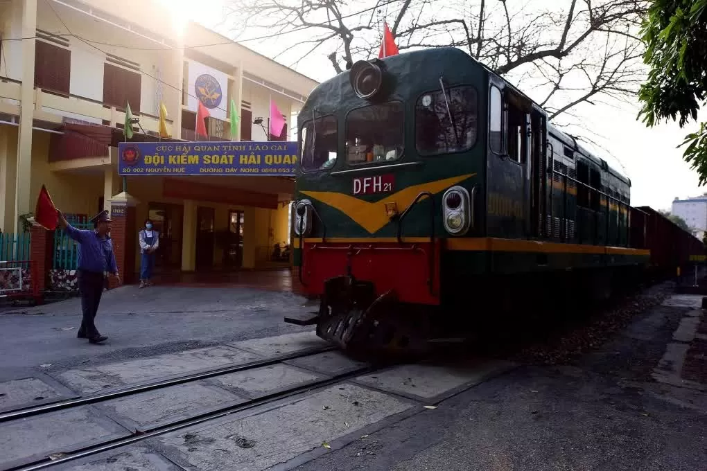 Prime Minister Pham Minh Chinh orders fast-track construction of Lao Cai - Hanoi - Hai Phong railway
