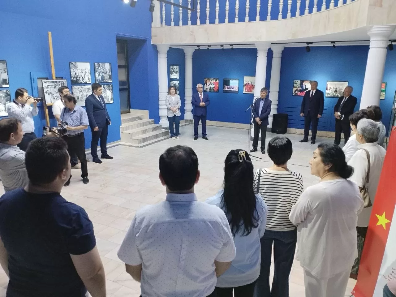 Triển lãm ảnh ‘Tình hữu nghị son sắt giữa Uzbekistan và Việt Nam’