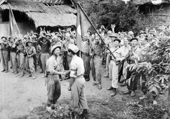 Liên minh chiến đấu Việt-Lào đồng cam cộng khổ, cùng chung vui niềm tự hào ngày chiến thắng