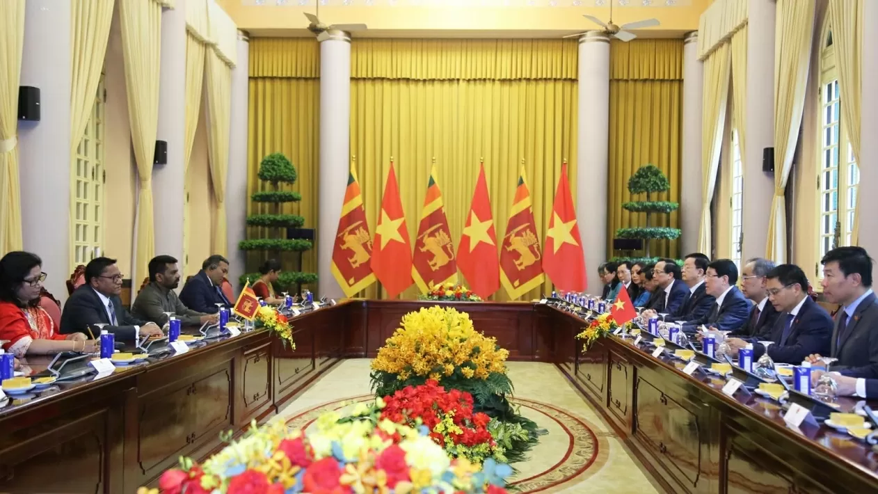 President Luong Cuong and Sri Lankan President Anura Kumara Dissanayaka hold talks in Hanoi