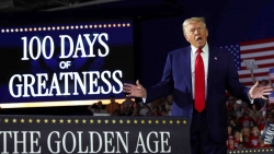 Tổng thống Trump sau 100 ngày tại nhiệm: Nhận về 'phần tốt đẹp' trong kinh tế, tầm nhìn táo bạo, bỏ ngỏ việc dùng quân sự để kiểm soát Greenland
