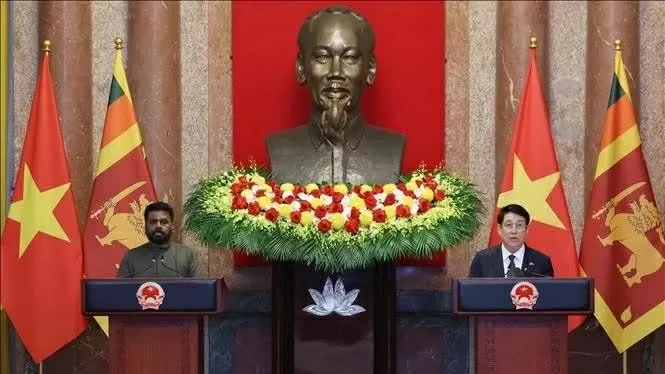 Vietnam, Sri Lanka Presidents hold joint press conference, vow to promote relations