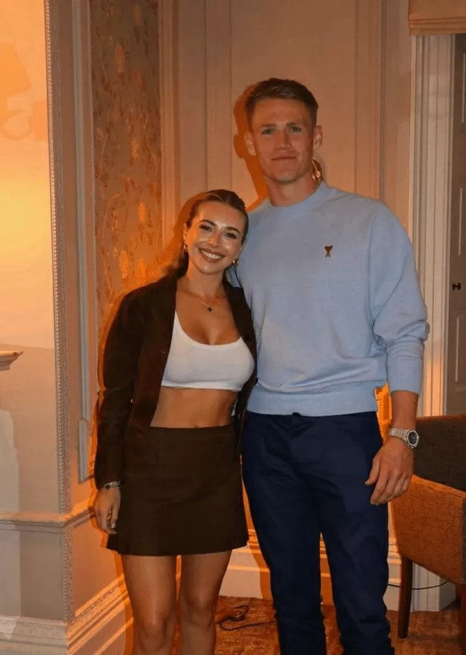 Bạn gái tiền vệ Scott McTominay