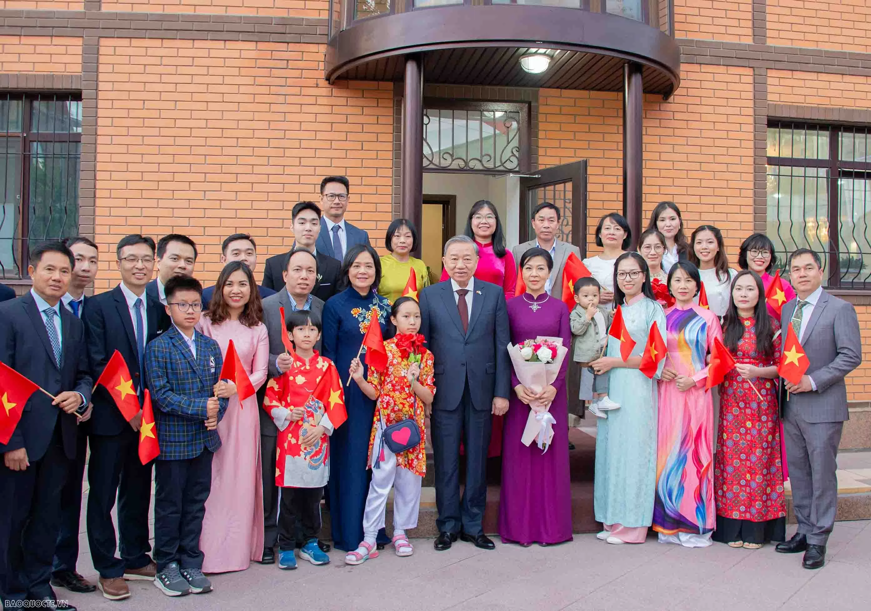 Tổng Bí thư Tô lâm gặp gỡ cộng đồng người Việt Nam tại Kazakhstan