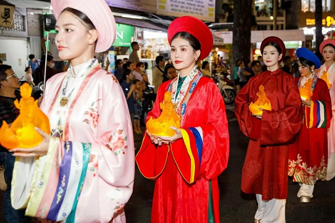 Nghệ sĩ TP. Hồ Chí Minh mừng đại lễ Vesak