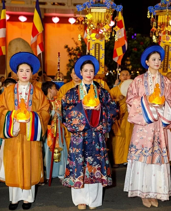 Nghệ sĩ TP. Hồ Chí Minh mừng đại lễ Vesak