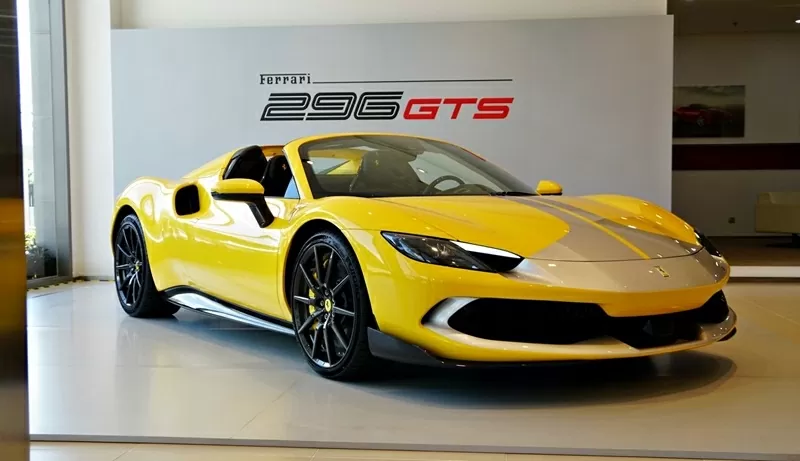 Siêu xe Ferrari 296 GTS Assetto Fiorano