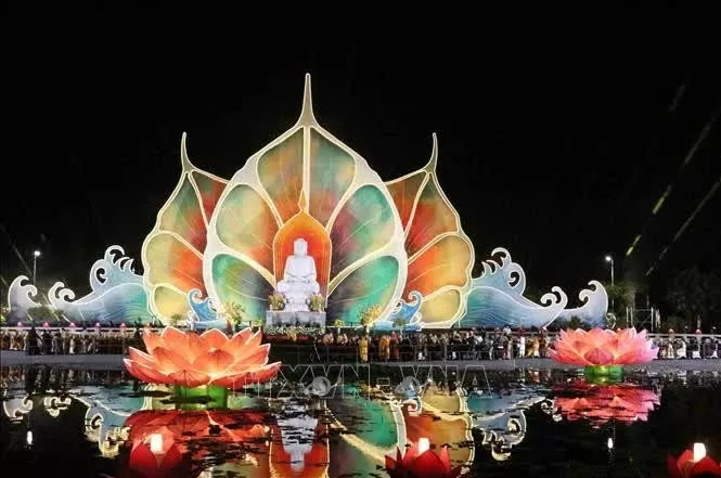 Over 10,000 people pray for peace within framework of Vesak 2025
