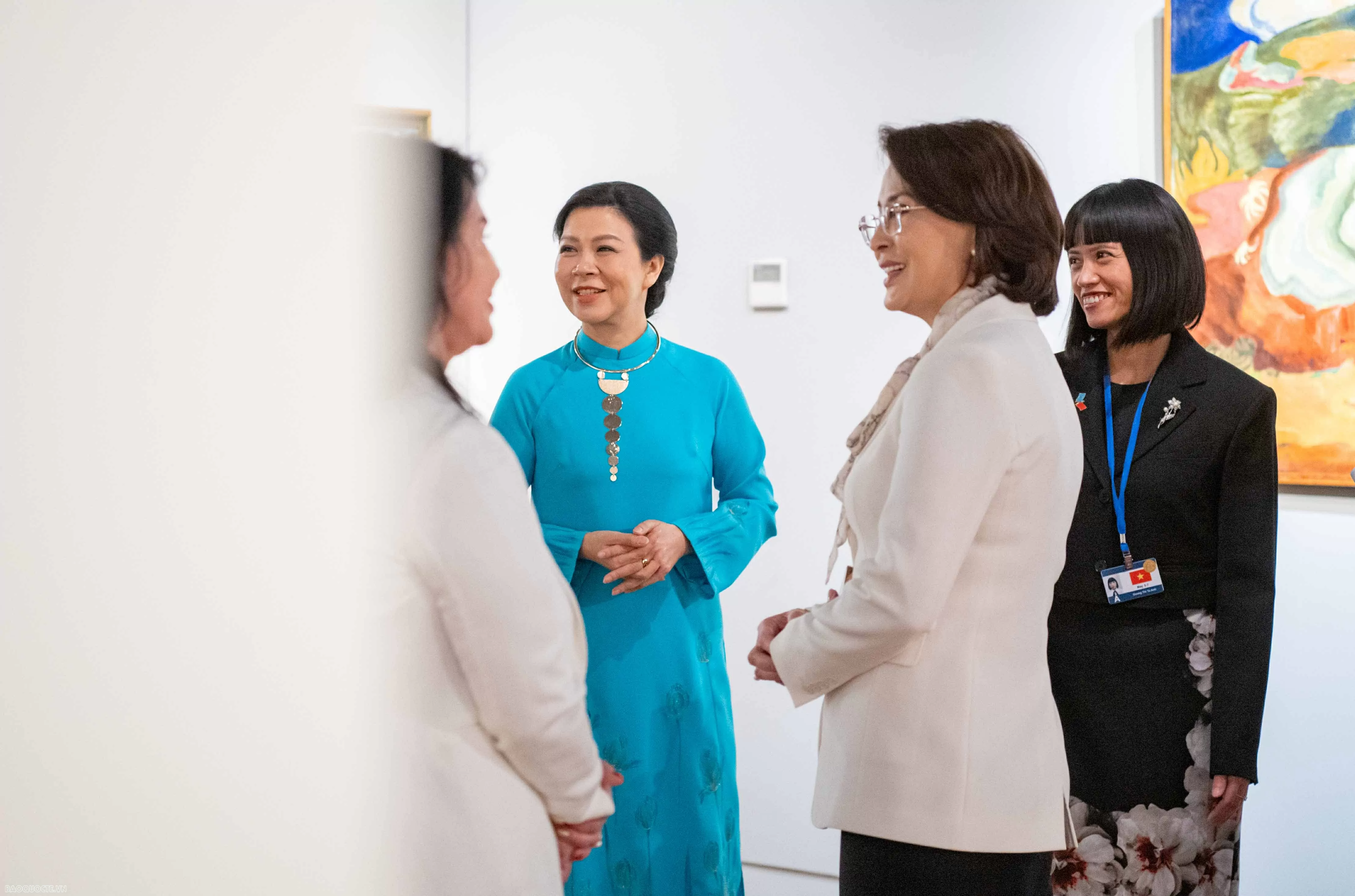 Phu nhân Tổng Bí thư thăm nơi đào tạo cho các vận động khuyết tật ở Kazakhstan